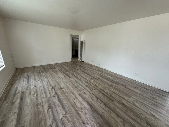 Foto del edificio - 224 Brand Rd