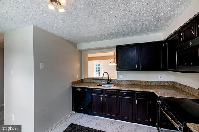 Building Photo - 1495 Autumn Ridge Cir