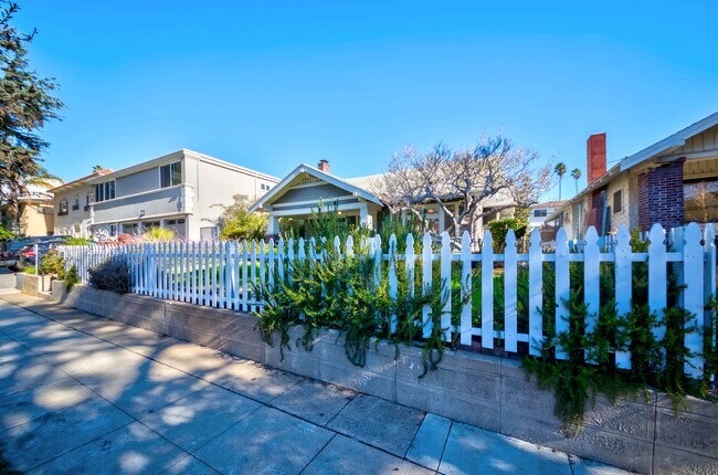 Building Photo - 927 Lincoln Blvd