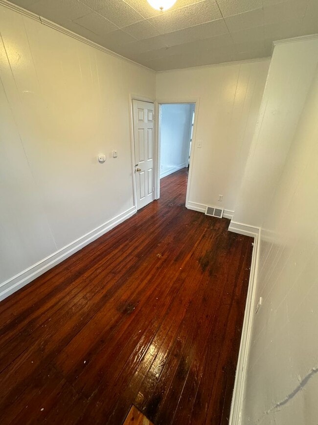 Foto del edificio - Cozy 2 bedroom house with parking- York SD