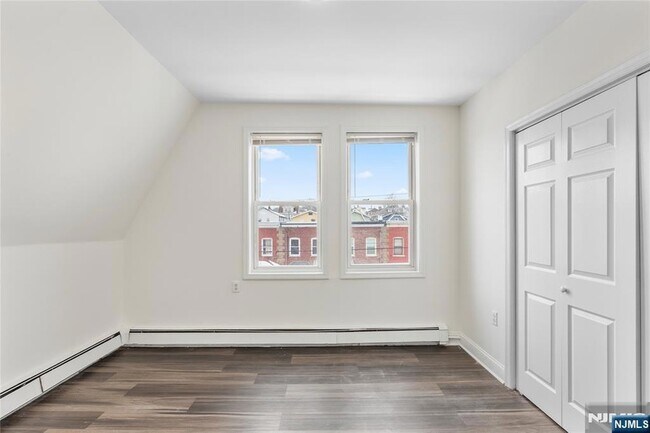 Foto del edificio - 676 Chestnut St