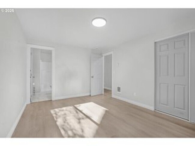 Building Photo - Beautifully Remodeled 3 Bedroom Home with ...