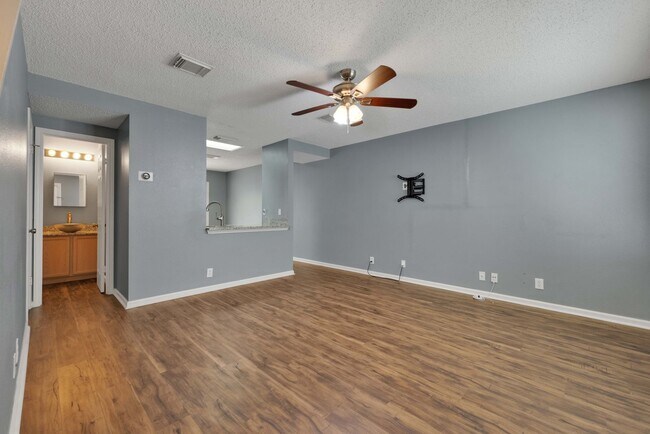 Building Photo - Rental home near Medical Center!!