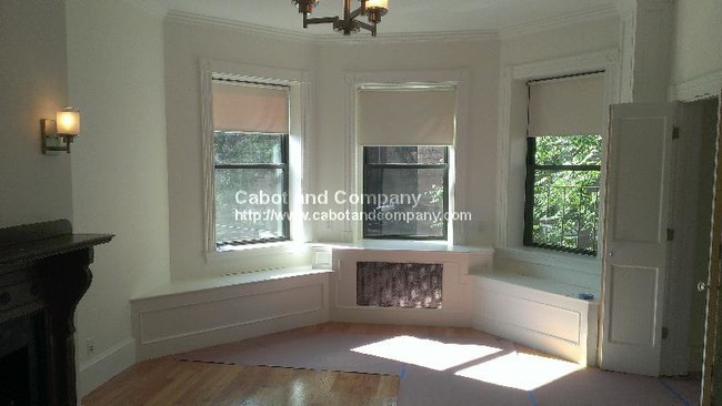 Foto del edificio - 247 Newbury St