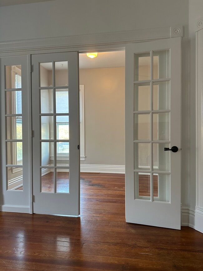 Building Photo - 2608 Frankfort Ave