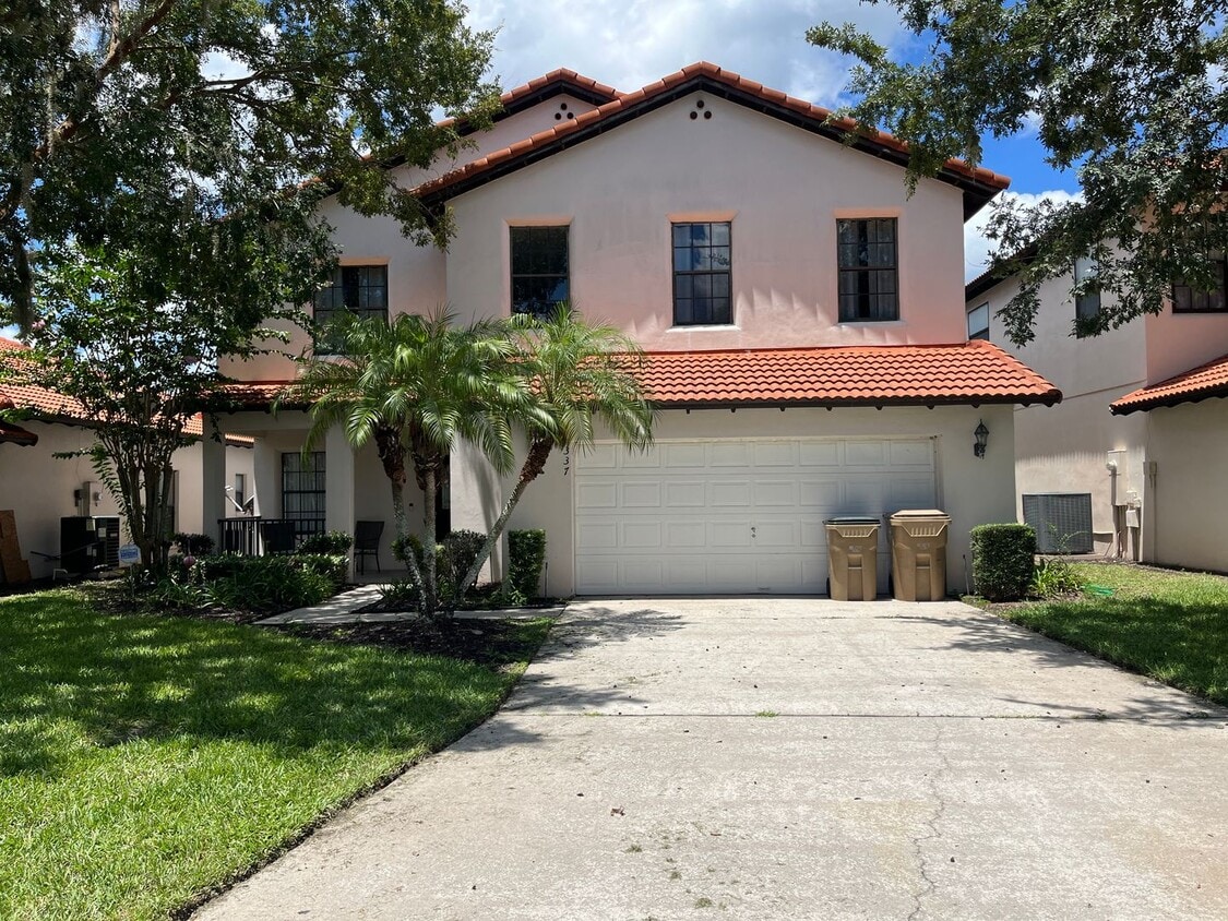 Primary Photo - Beautiful Mediterranean Pool Home Availabl...