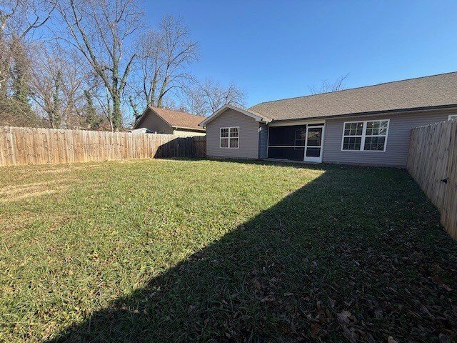 Foto del edificio - 1211 E Harper Ave