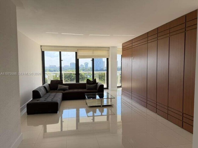 Foto del edificio - 20281 E Country Club Dr