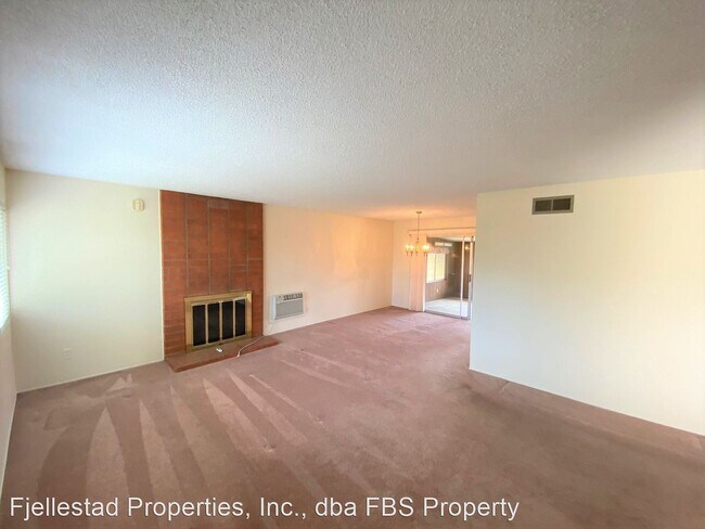 Building Photo - 6212 Merced Lake Ave