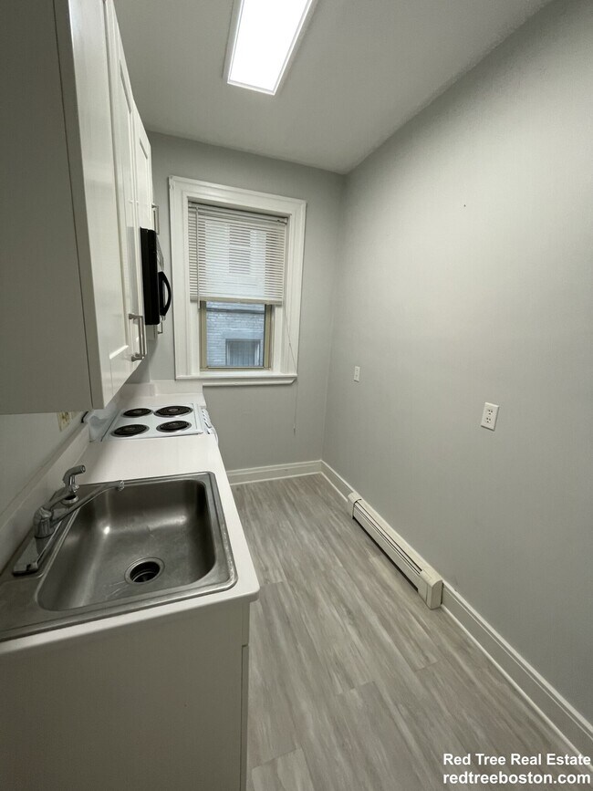 Building Photo - 1673 Commonwealth Ave