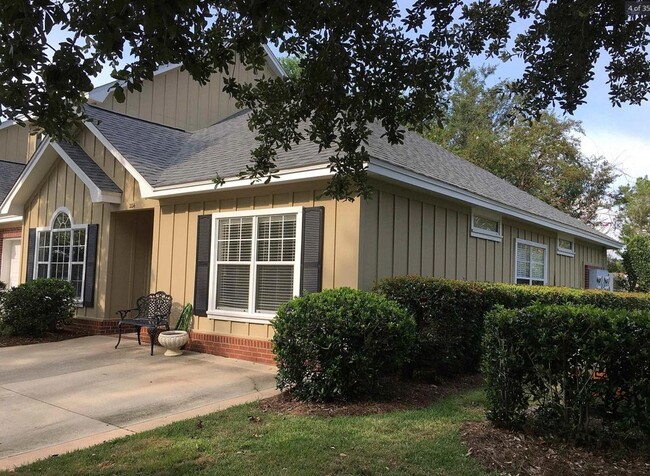 Building Photo - 430 W Fort Morgan Rd