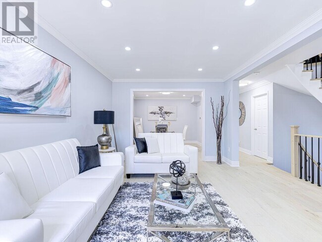 Photo du bâtiment - 6127 Silken Laumann Way