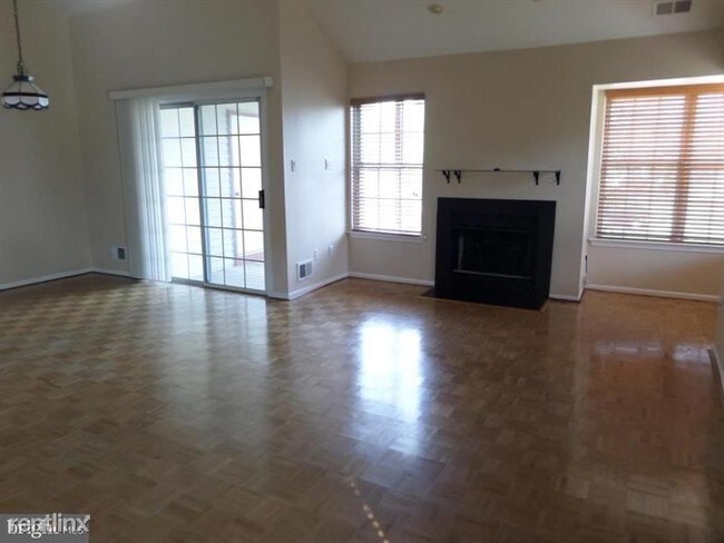 Foto del edificio - 2 br, 2 bath Apartment - 358,Andover place