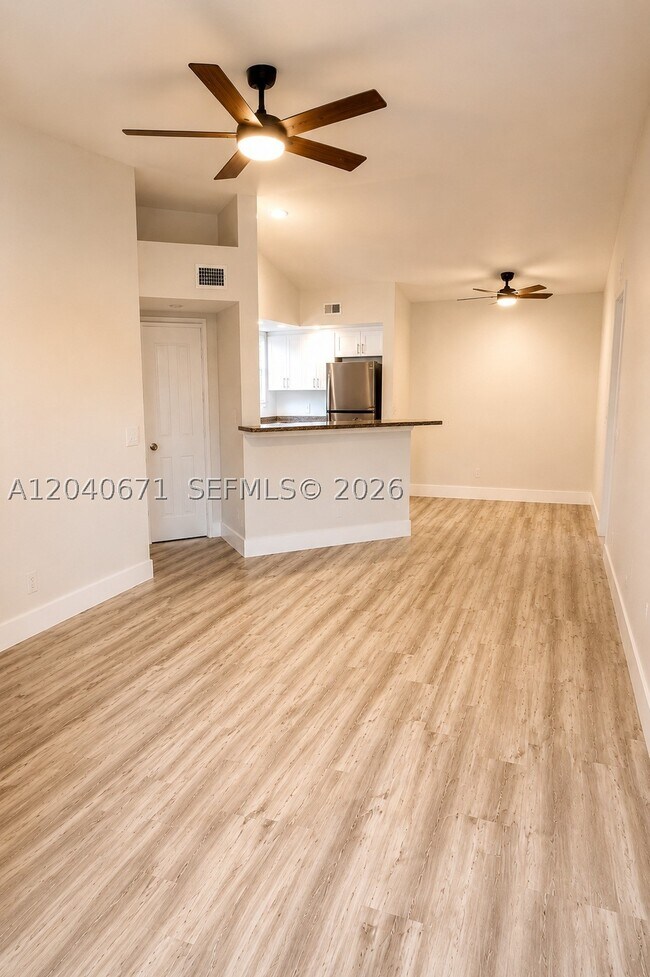 Building Photo - 13060 Vista Isles Dr