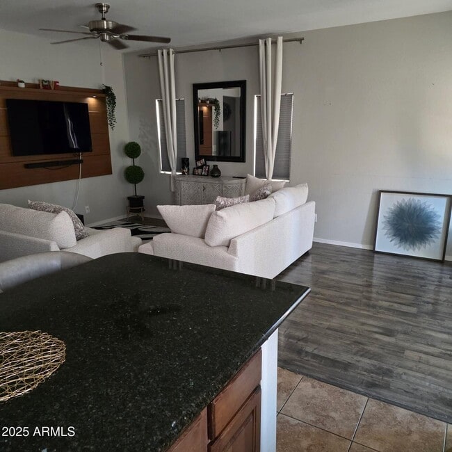 Foto del edificio - 4717 E Redfield Rd