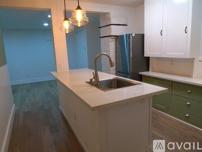 Building Photo - 4523 SW Stevens St Unit A