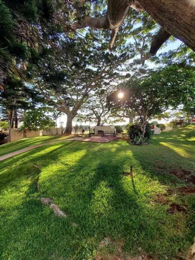 Foto del edificio - LELE PONO - Desirable high-rise in Pearlridge area. 2 bedrooms, 2 bath, 1 assigned parking stall,...