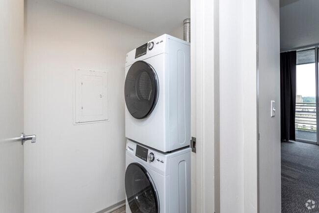 3BR, 3BA - Aaron - Sky Park Apartments