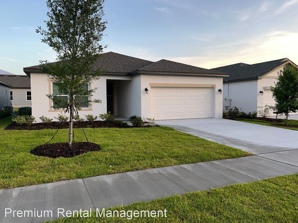 4 br, 2 bath House 1533 Playwright Drive House for Rent in DeLand