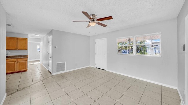 Foto del edificio - 7515 17th Ln N