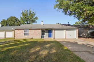 Building Photo - 8611 Sherrywood Dr
