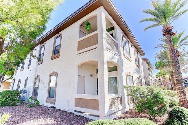 Foto del edificio - 2305 W Horizon Ridge Pkwy