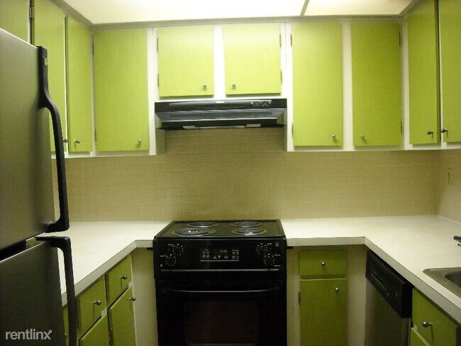 Foto del edificio - 3600 Reed Rd