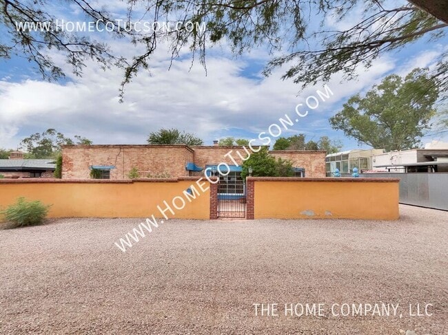 Photo - 228 S Country Club Rd House