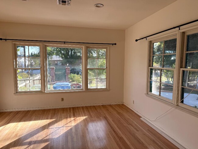 Building Photo - 7429 Hesperia Ave