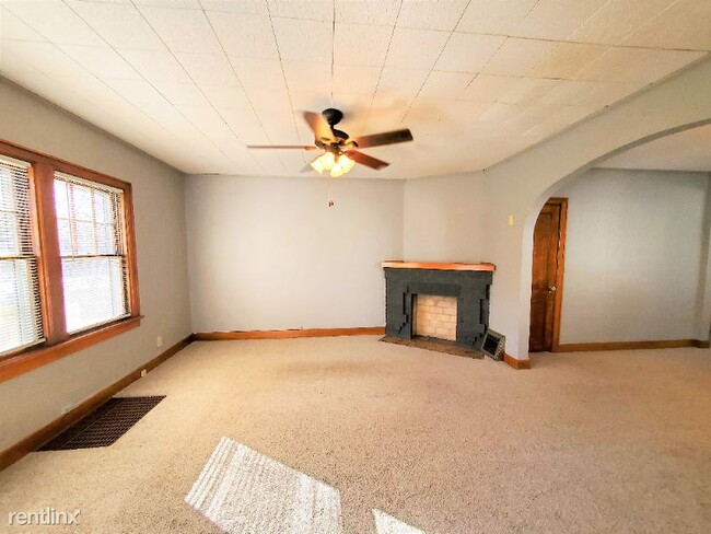 Building Photo - 2 br, 2 bath Townhome - 4120 E. Lewis
