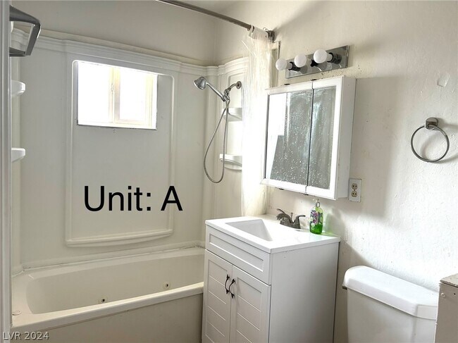 Building Photo - 219 Nickel St