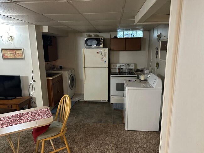 Foto del edificio - 128 Scotts Dr