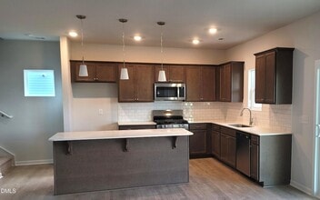 Building Photo - 73 Plantation Dr