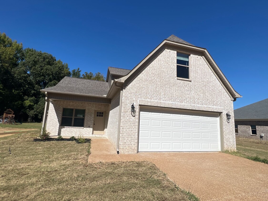 Primary Photo - 4 bed, 2.5 bath house in Atoka built in 2022