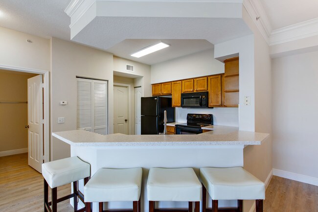 Foto del edificio - 9210 Myrtlewood Cir W