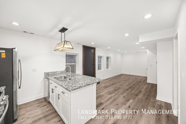 Building Photo - 2038 W 21st St