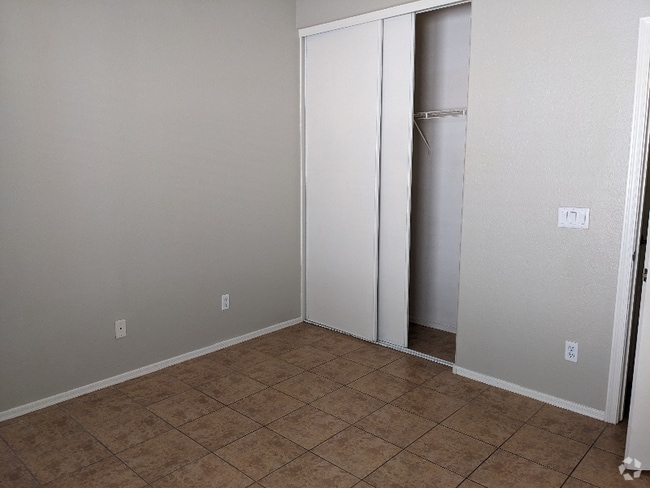 Building Photo - 735 E Tortoise Trail