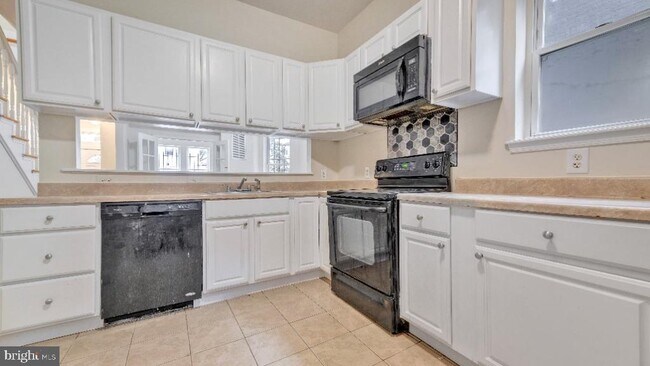 Foto del edificio - 720 Gresham Pl NW
