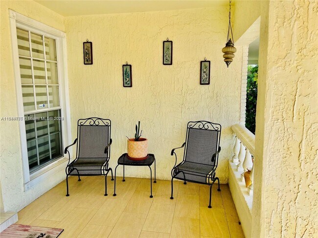 Building Photo - 6637 Emerald Lake Dr