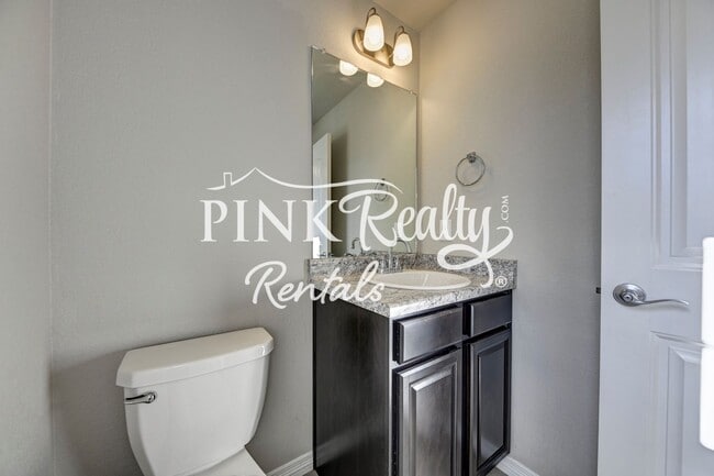 Foto del edificio - 10832 Yuba Dr