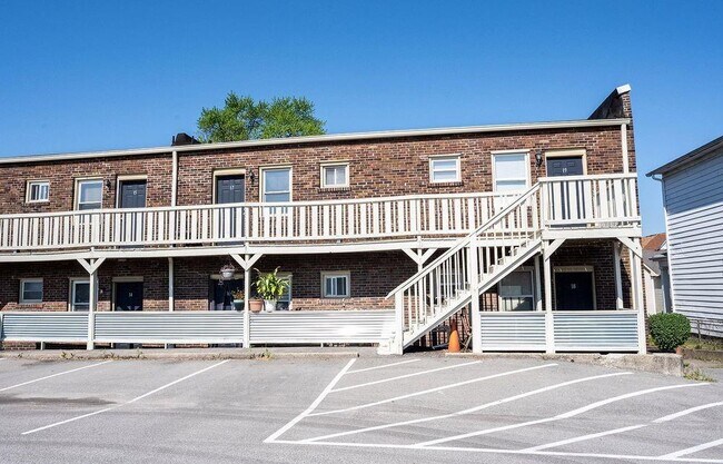 Building Photo - 1535 S Talbott St