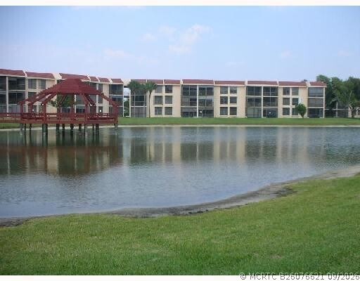 Foto del edificio - 6733 Coral Lake Dr