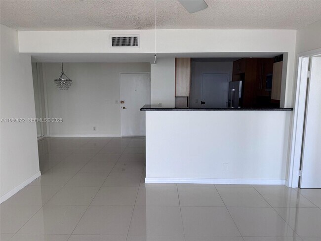 Foto del edificio - 2821 N Miami Beach Blvd