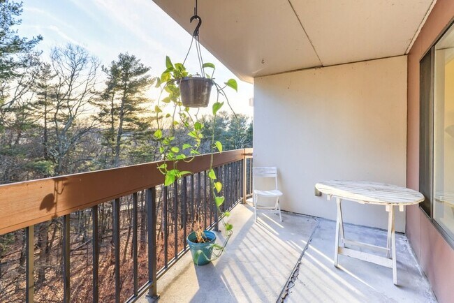 Foto del edificio - 1550 Worcester Rd