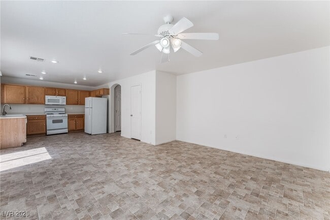 Building Photo - 5061 Tioga Pass Ave