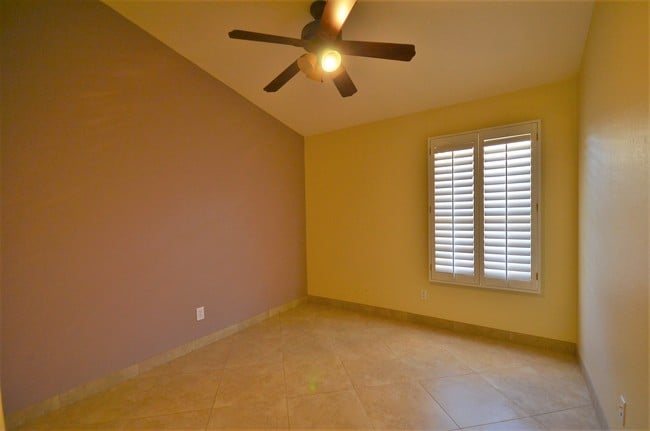 Foto del edificio - 1108 E Betsy Ln