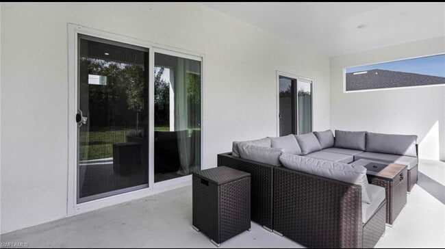 Building Photo - 417 NW 3rd Ln