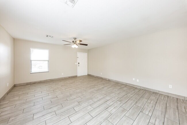 Building Photo - 11522 W Wethersfield Rd