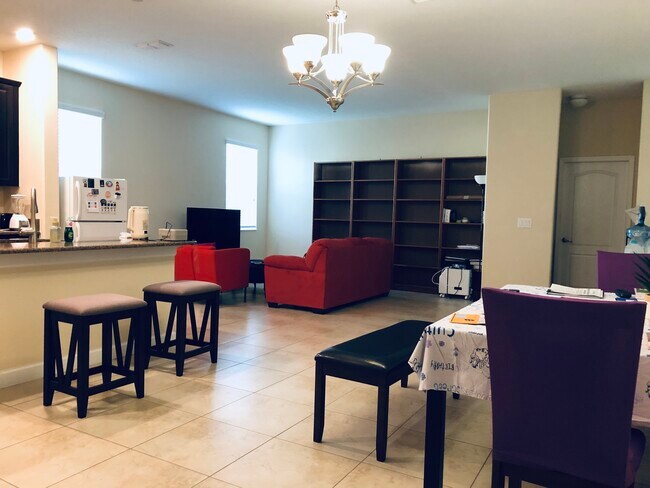 Foto del edificio - 15043 Evergreen Oak Loop