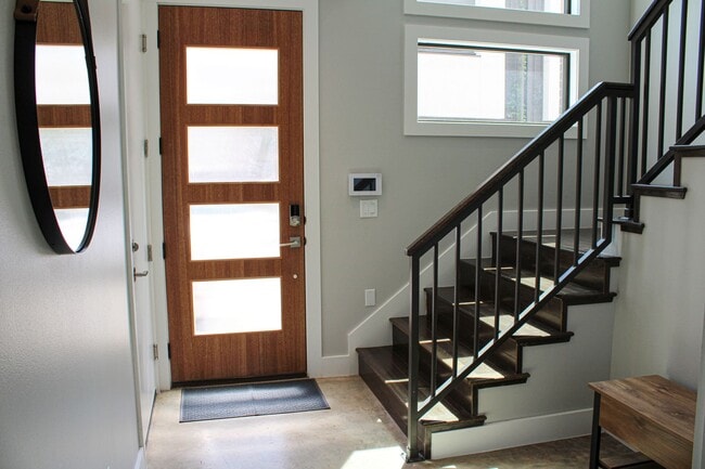 Foto del edificio - LUXURY 3-BEDROOM PEARL-DISTRICT TOWNHOME